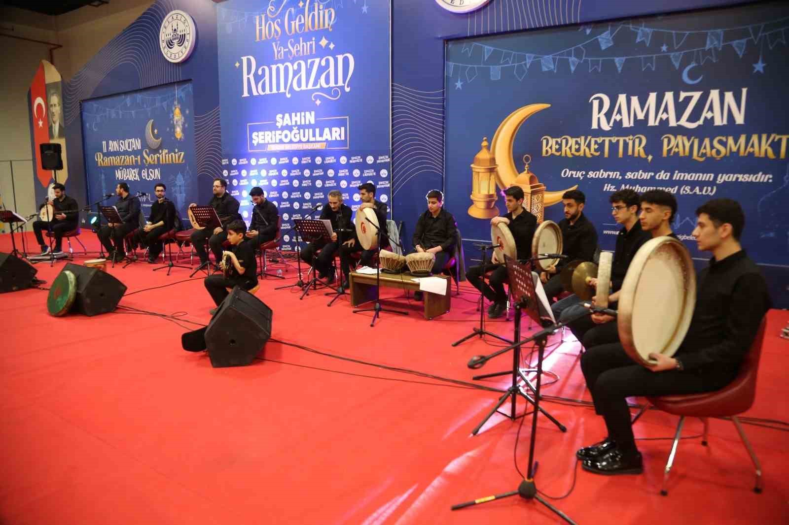 Ramazan etkinliklerinde Dar’ül Hazen tasavvuf topluluğu sahne aldı