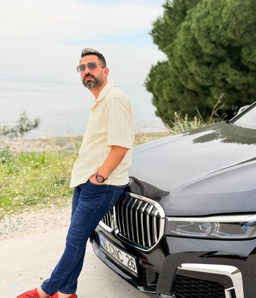 Eşi tarafından &ouml;ld&uuml;r&uuml;len iş adamı defnedildi
