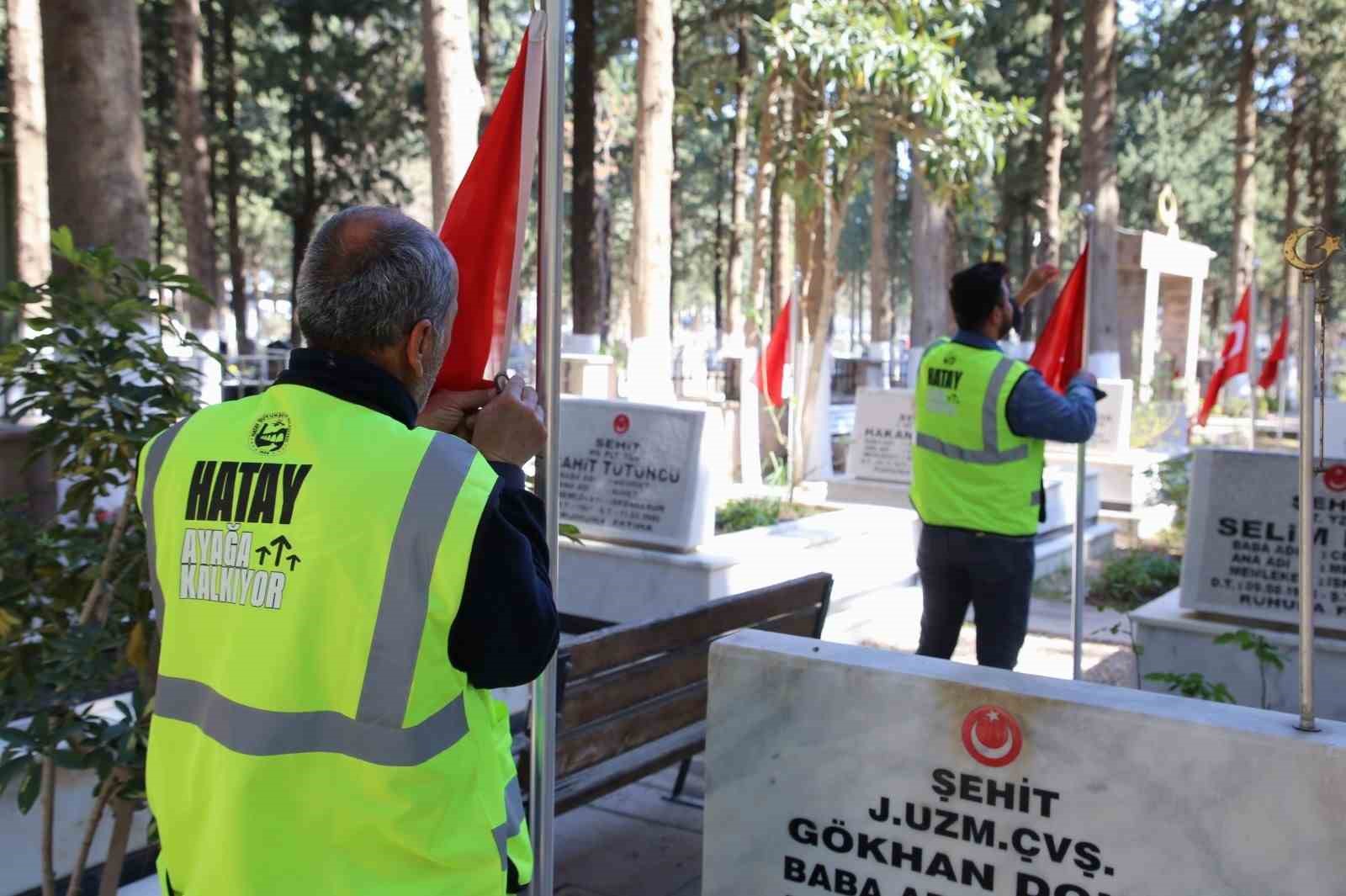 Şehitliklerde bakım ve onarım yapıldı