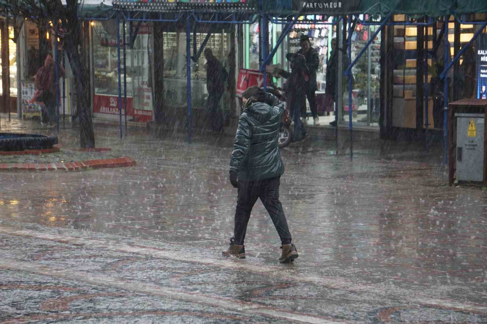 Edirne&rsquo;de cadde ve sokaklar g&ouml;le d&ouml;nd&uuml;
