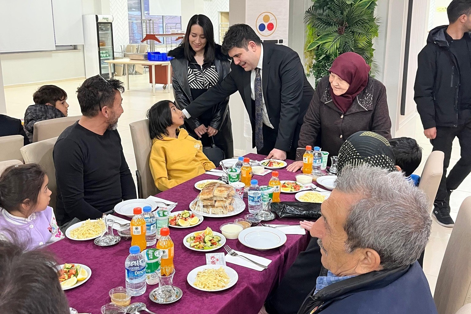 Emet&rsquo;te şehit yakınları ve gazilere iftar
