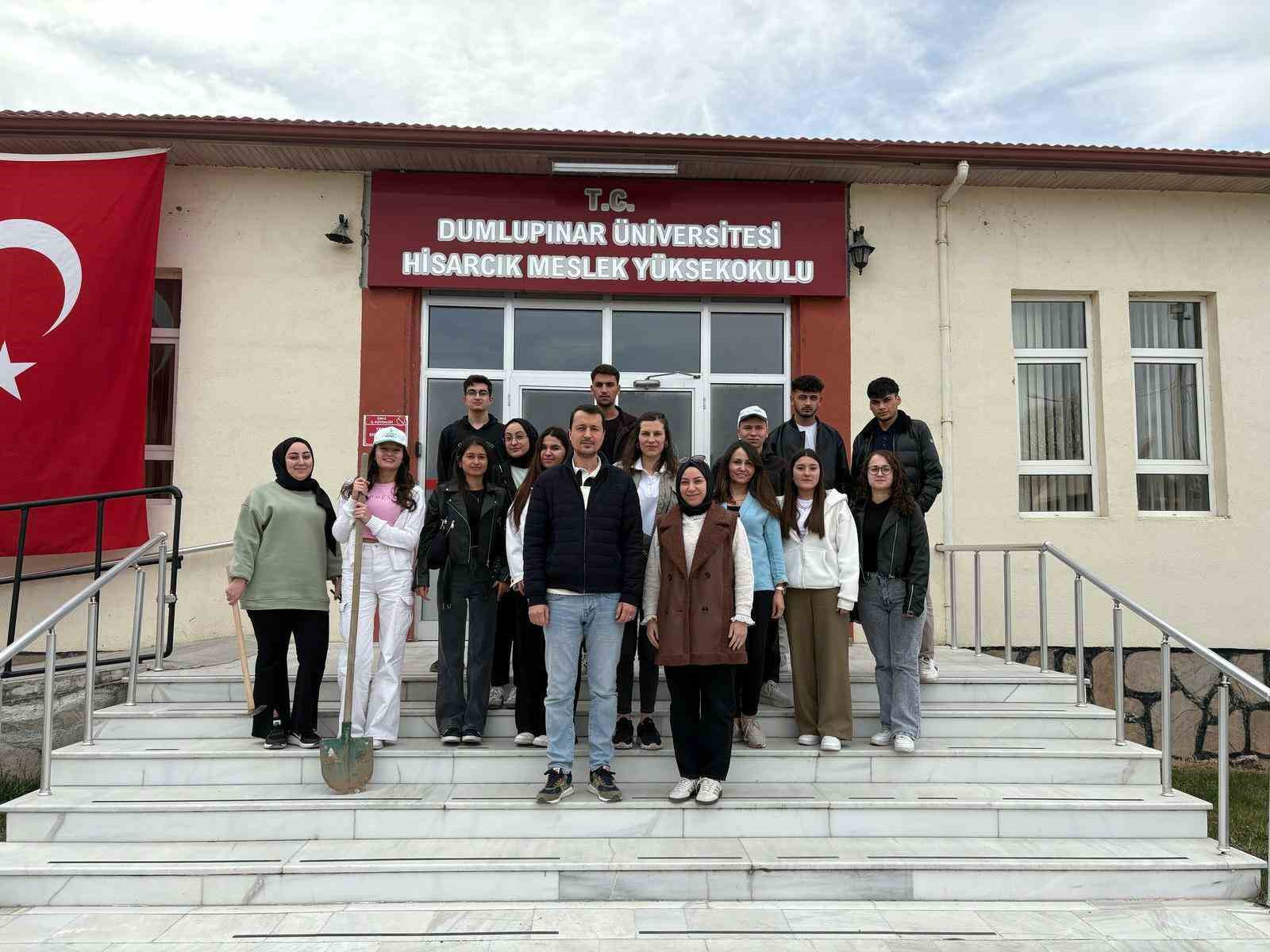 Hisarcık MYO&rsquo;da ağa&ccedil;landırma etkinliği
