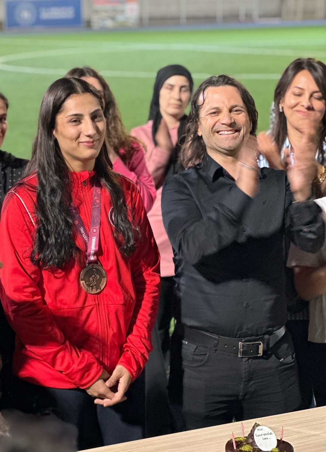 Avrupa &uuml;&ccedil;&uuml;nc&uuml;s&uuml; Hatice Nur Sarı, davul zurna eşliğinde karşılandı
