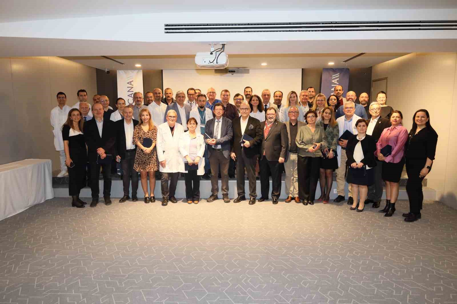 Medicana İzmir’den hekimlere teşekkür plaketi