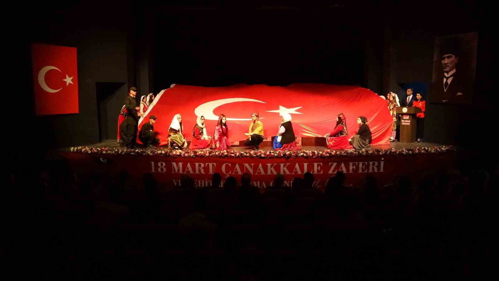 Van’da ’Çanakkale Geçilmez’ oratoryosu büyük beğeni aldı