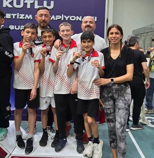 Denizli Büyükşehir Belediyespor yüksek atlamada Türkiye şampiyonluğu kazandı
