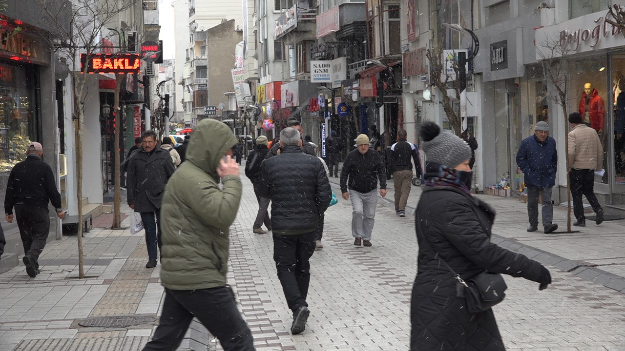 Meteoroloji uyarmıştı: O ilde kar başladı
