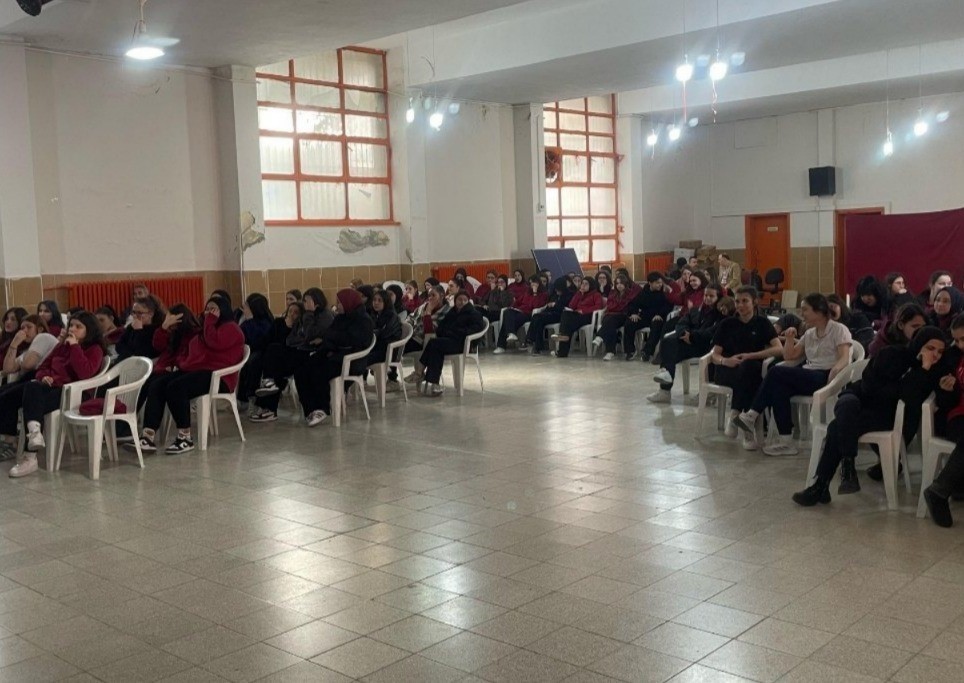 Bandırma&rsquo;da  lise &ouml;ğrencilerine "Mavi Vatan" anlatıldı
