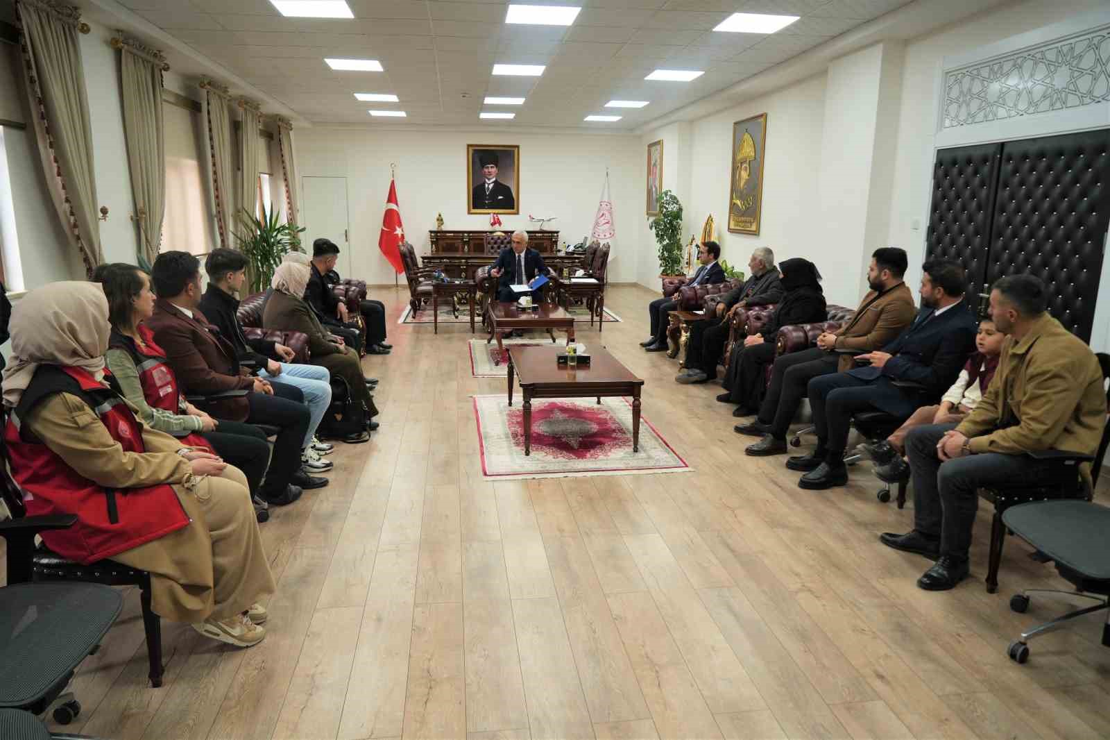 Muş’ta şehit ailelerine "Devlet Övünç Madalyası ve Beratı" takdim edildi