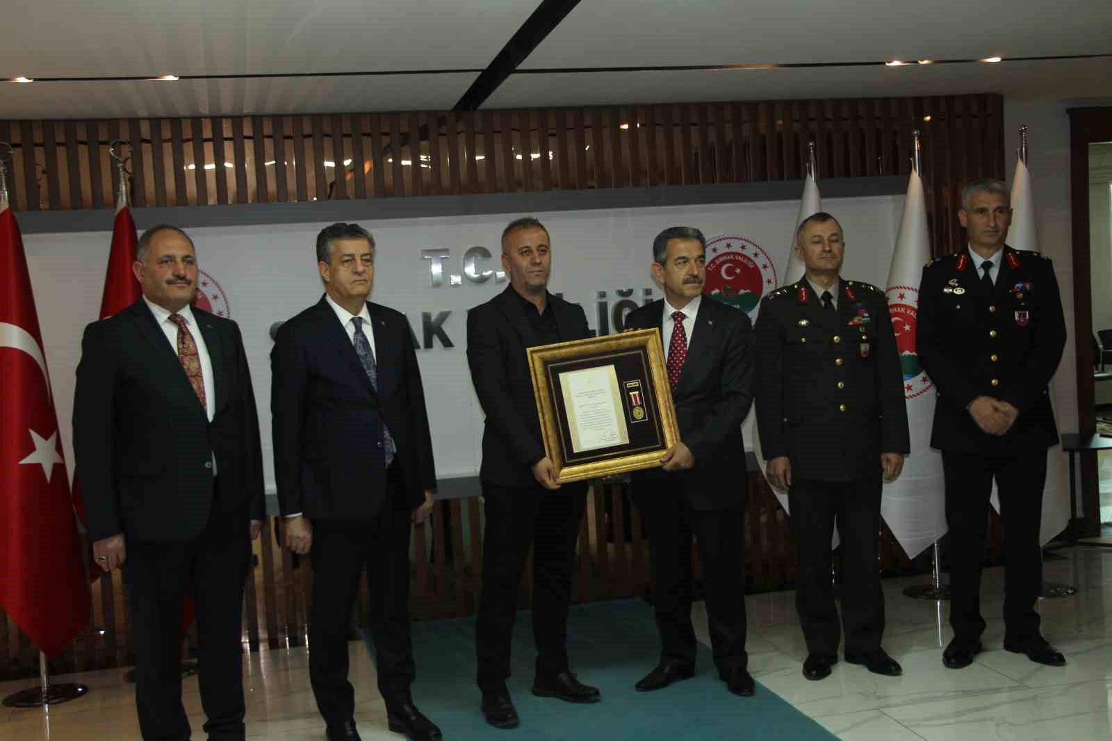 Şırnak&rsquo;ta, 15 şehit ailesine devlet &ouml;v&uuml;n&ccedil; madalyası verildi
