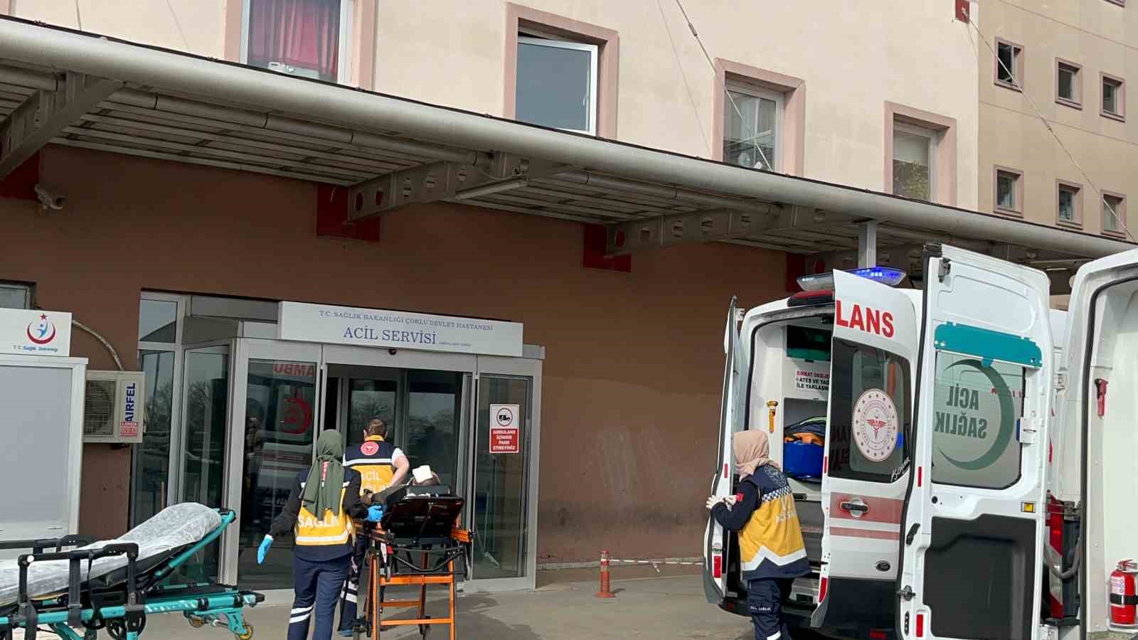 Tekirdağ&rsquo;da iş kazası: Fırlayan k&ouml;r&uuml;k tası başından yaraladı
