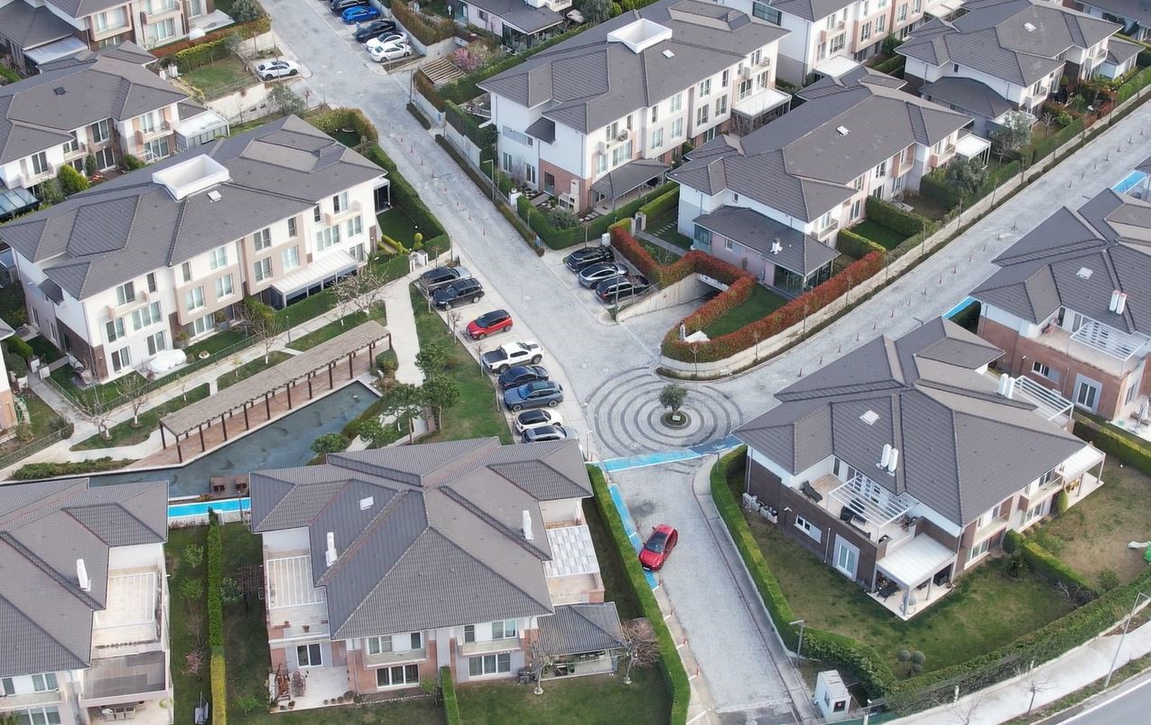 Ekrem İmamoğlu’nun eski evinin olduğu yerde hareketlilik sürüyor