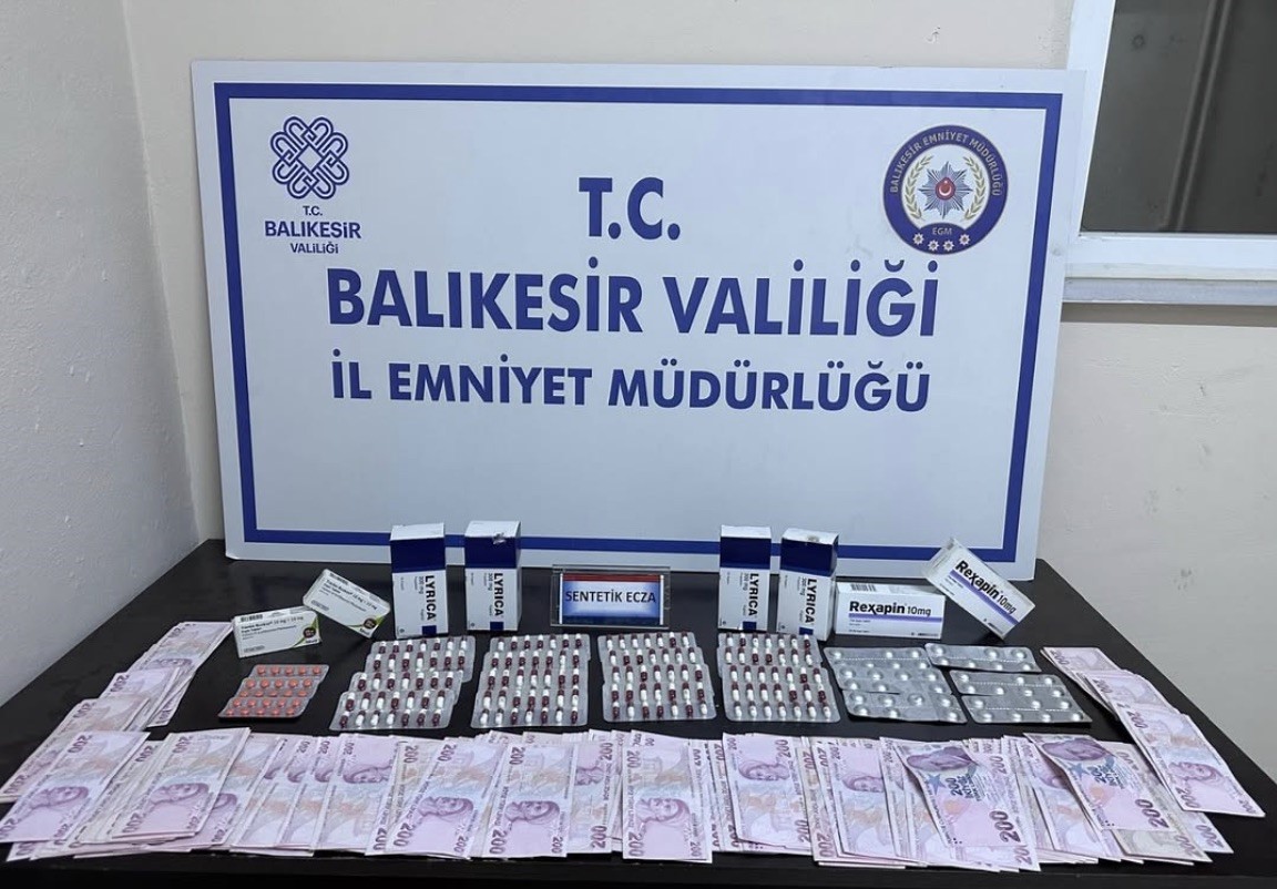 Erdek’te şüpheli şahıstan çok sayıda uyuşturucu hap ele geçirildi