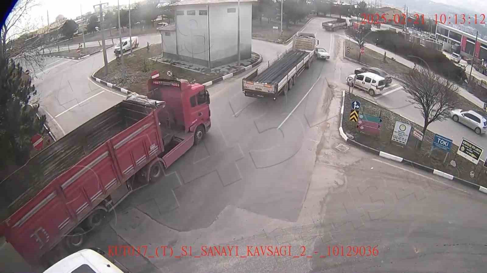 K&uuml;tahya&rsquo;da şubat ayında meydana gelen kazalar kameraya yansıdı
