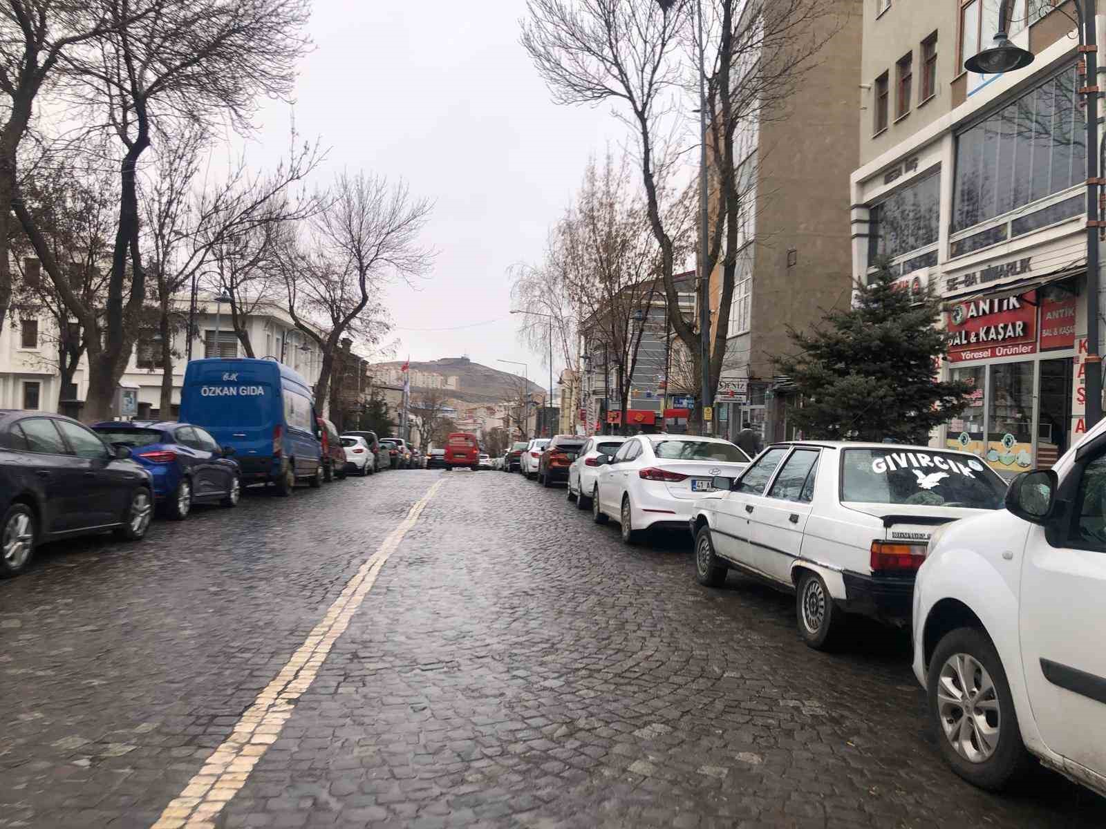 Kars&rsquo;ta trafiğe kayıtlı ara&ccedil; sayısı 51 bin 881&rsquo;e ulaştı
