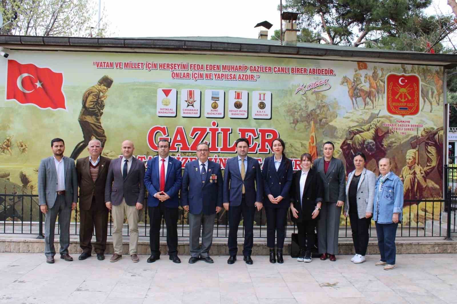 Denetimli Serbestlik M&uuml;d&uuml;r&uuml; G&uuml;ler, Denizli Gaziler Derneğine ziyarette bulundu
