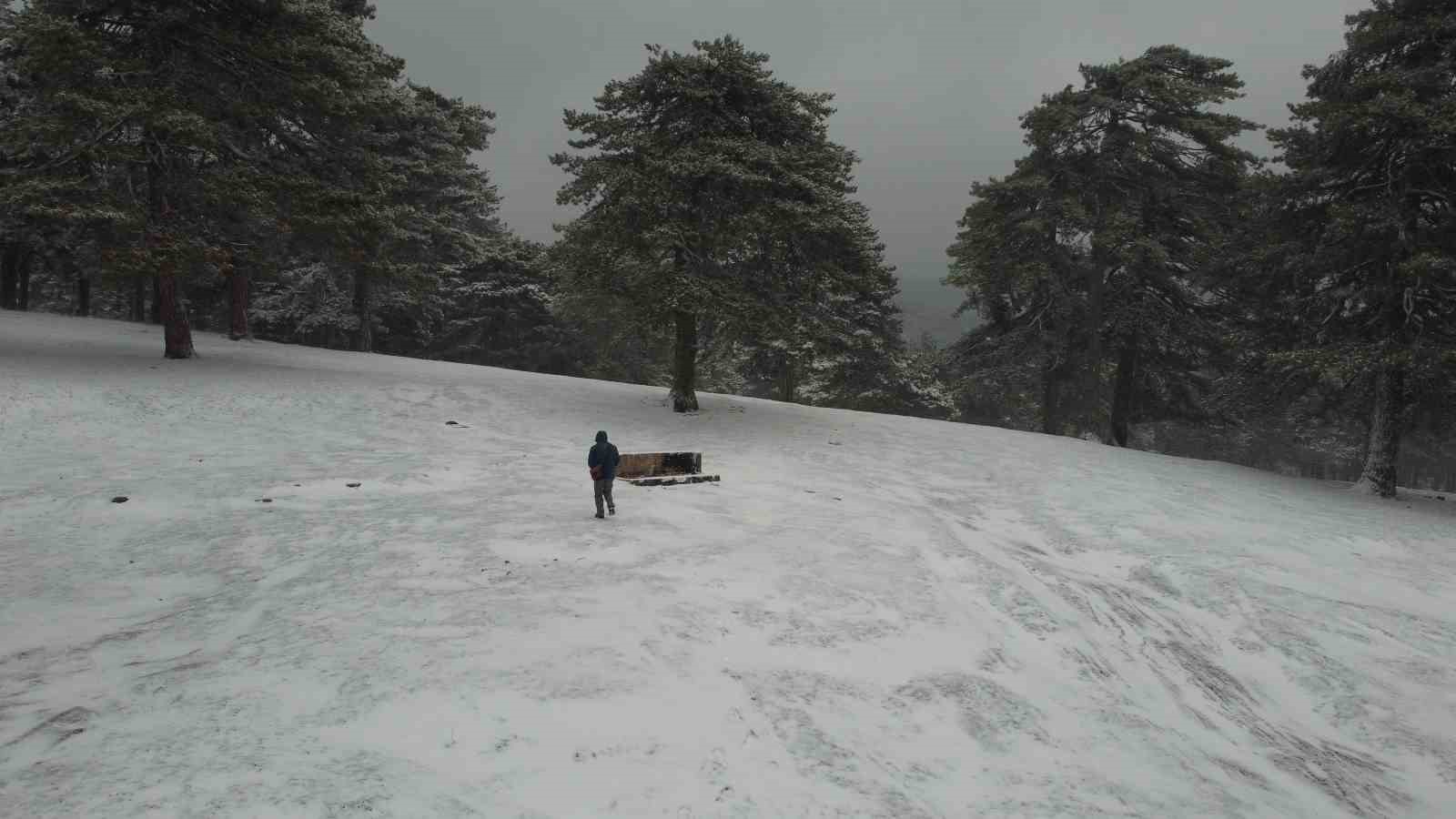 Kazdağları&rsquo;nda kar yağışı etkili oldu
