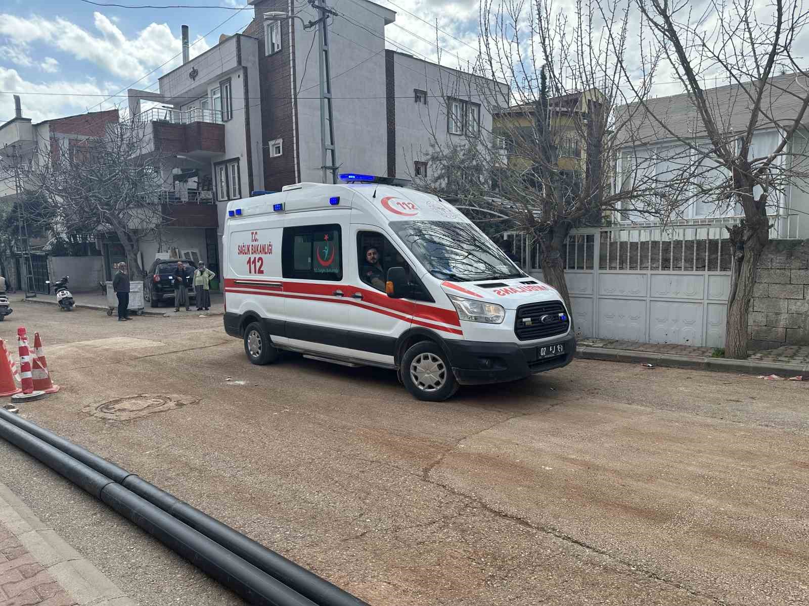 Yaşlı adam evinde ölü bulundu