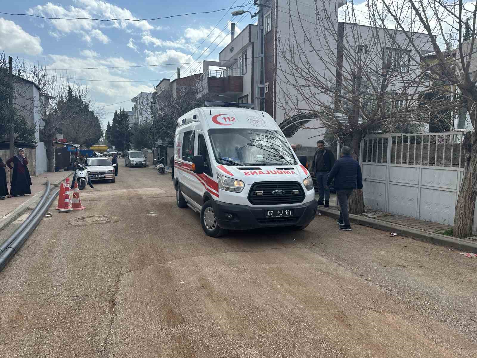 Yaşlı adam evinde &ouml;l&uuml; bulundu
