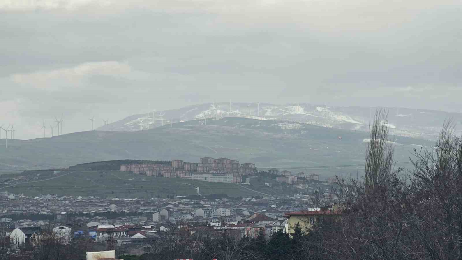 Bandırma ve Erdek&rsquo;e mart ayında kar s&uuml;rprizi
