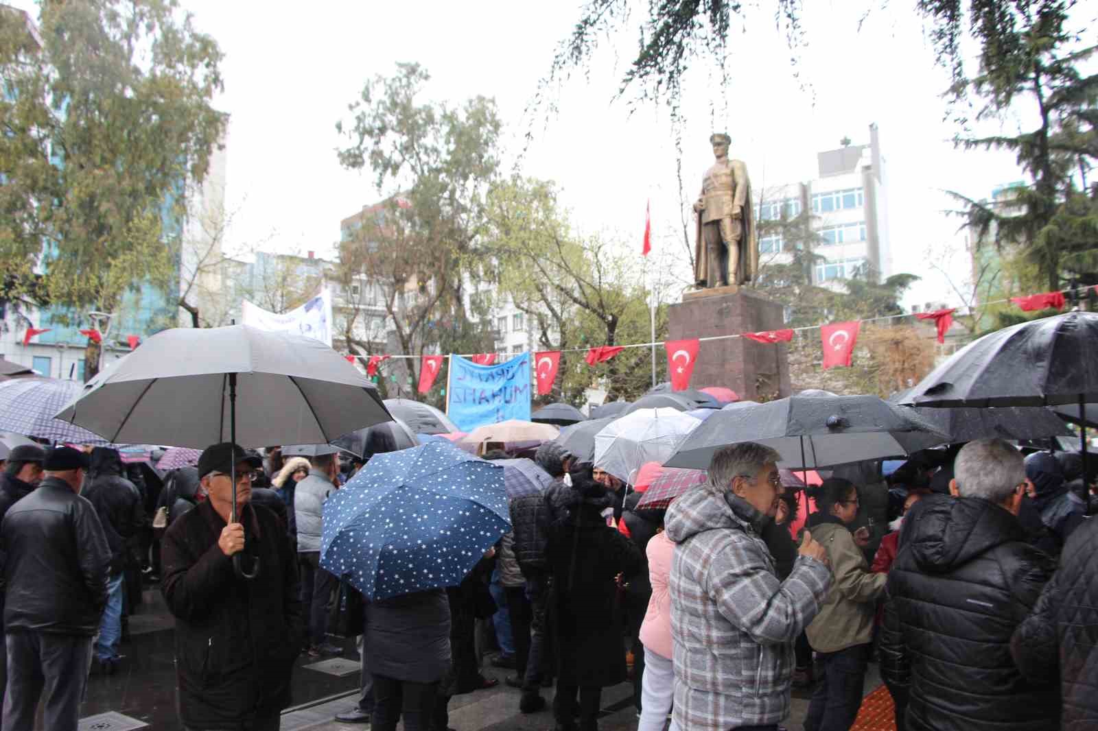 Trabzon’da CHP’liler Ekrem İmamoğlu için toplandı