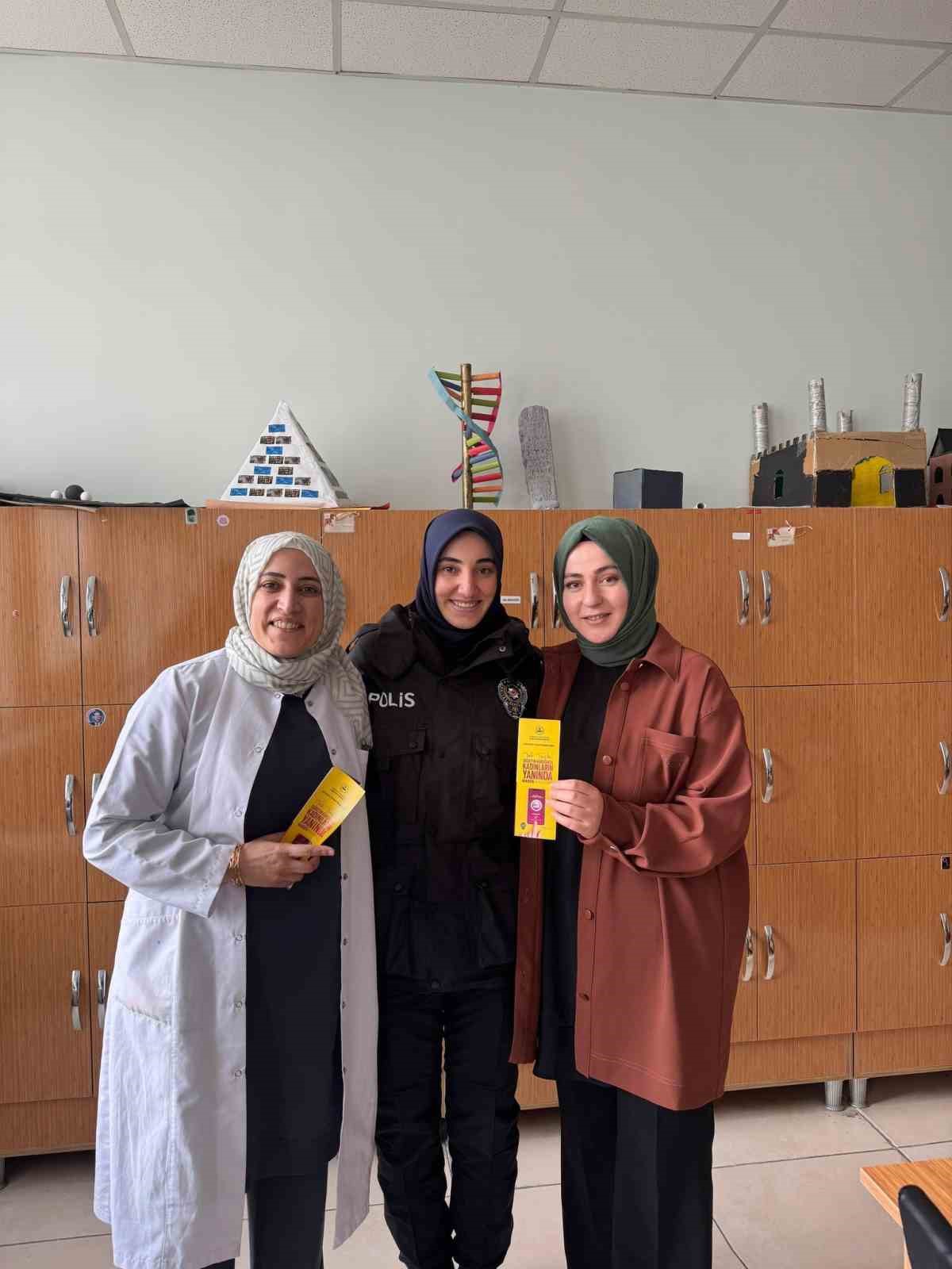 Polis KADES bilgilendirmesi yaptı
