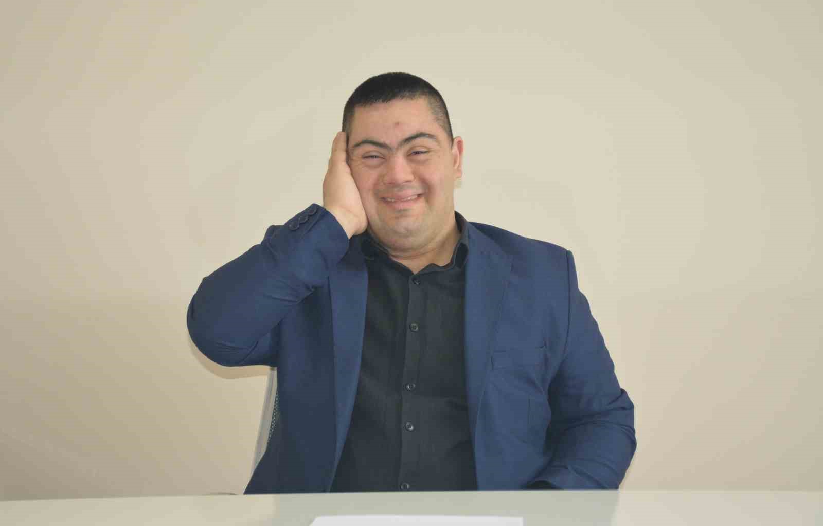 Down sendromlu Erdinç’in en büyük hayali ’dengbej’ olmak