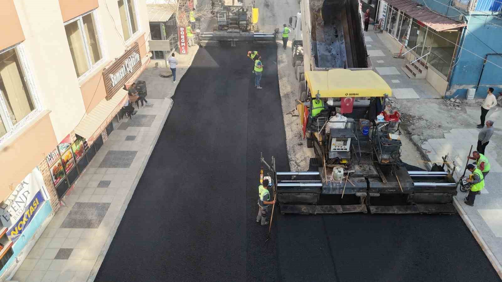 HBB, Deniciler Mahallesi&rsquo;nde 15 kilometre asfalt serimi ger&ccedil;ekleştirdi
