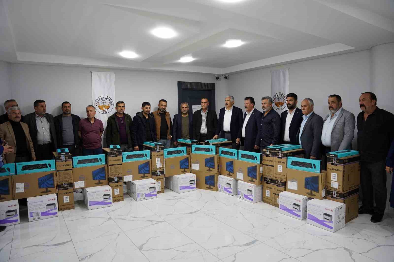 Kahta Belediyesi’nden muhtarlara teknolojik destek