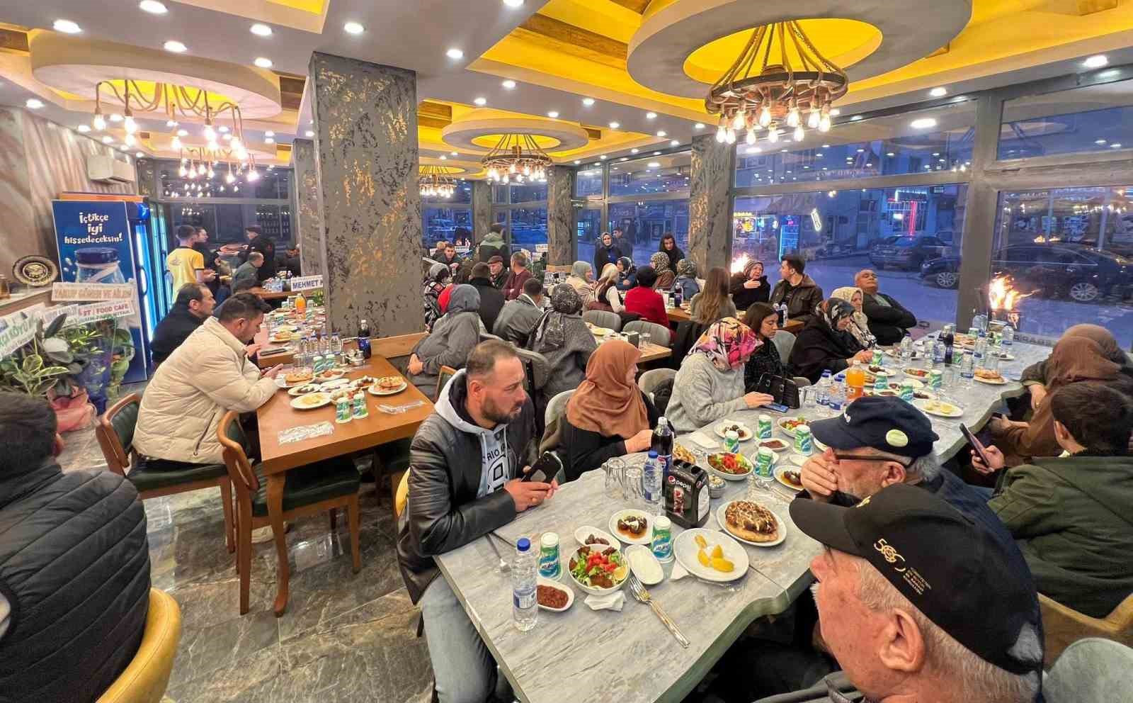 Altıntaş’ta şehit aileleri ve gaziler onuruna iftar verildi