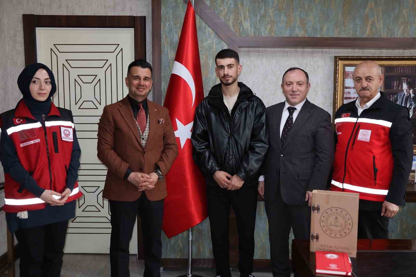 Koruma altındaki gen&ccedil;lere anlamlı işyeri ziyareti
