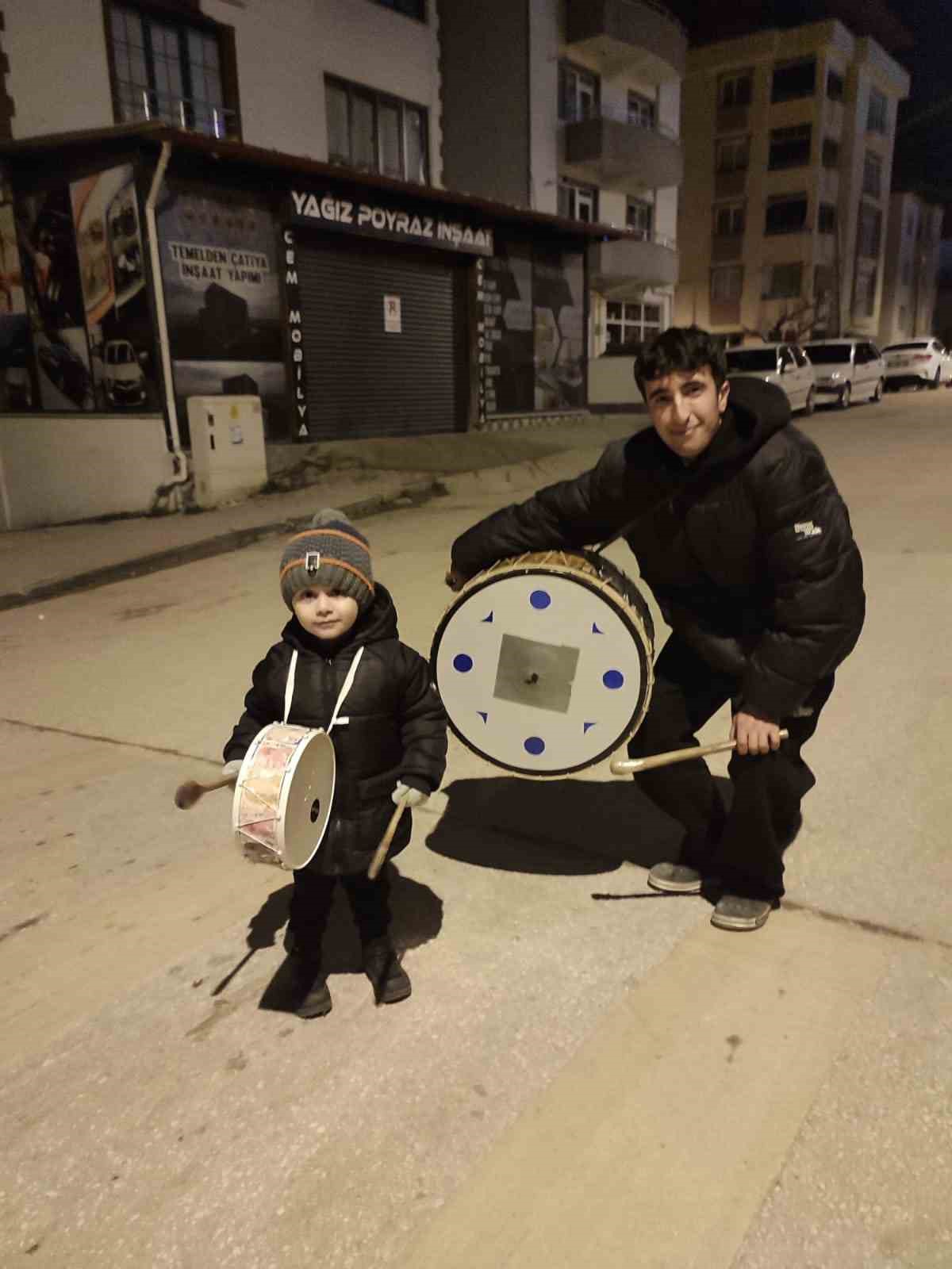 T&uuml;rkiye&rsquo;nin en k&uuml;&ccedil;&uuml;k Ramazan davulcusu
