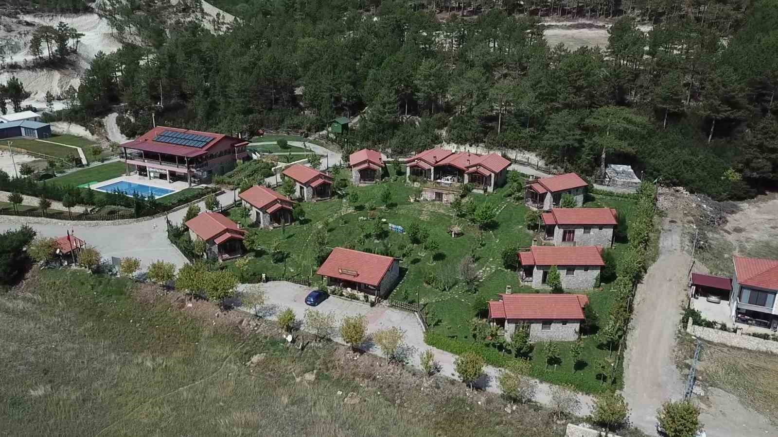 Çameli’nin doğayla iç içe ünlü Taş Konakları dünyaya tanıtılıyor