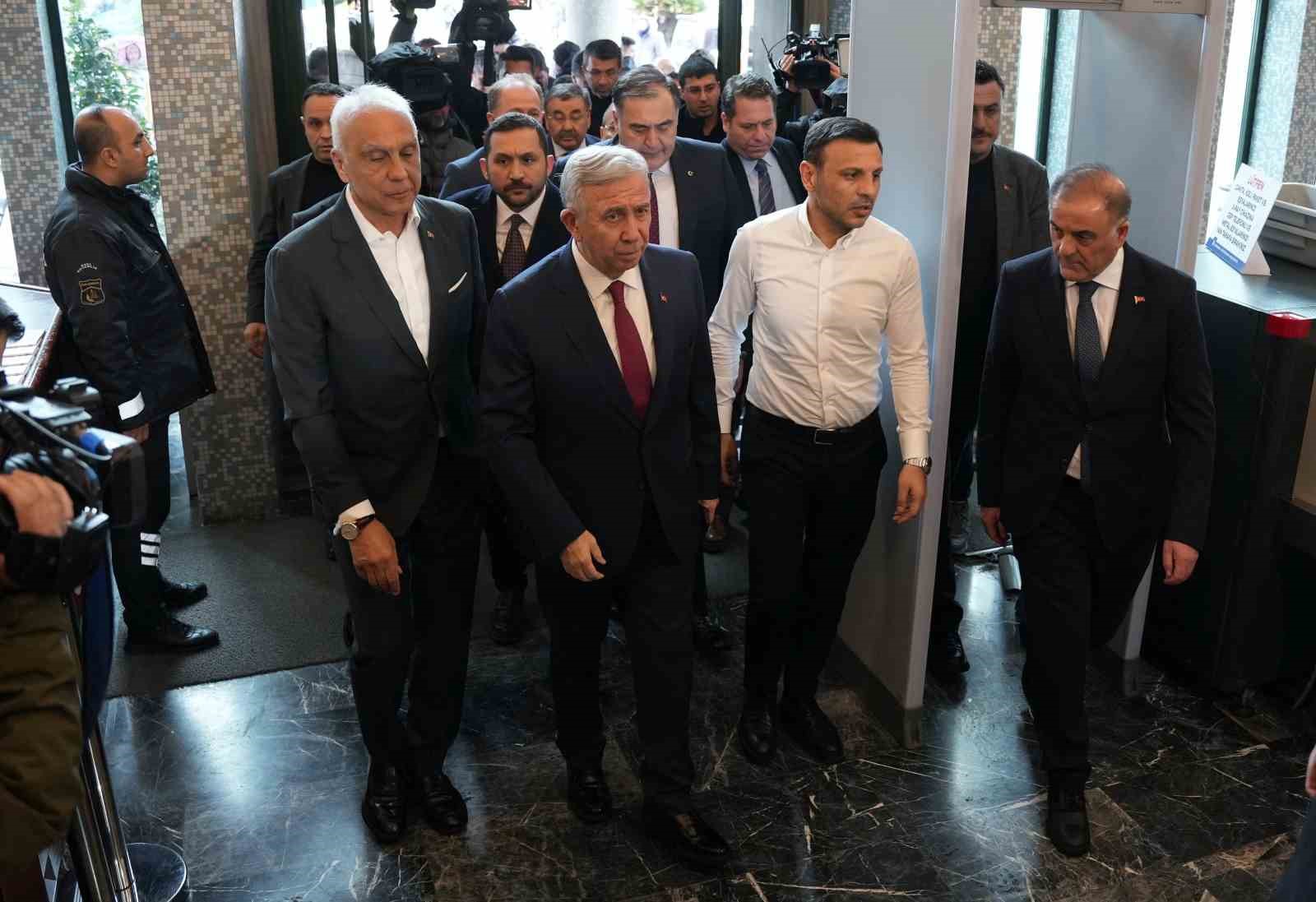 Ankara B&uuml;y&uuml;kşehir Belediye Başkanı Mansur Yavaş Sara&ccedil;hane&rsquo;ye geldi
