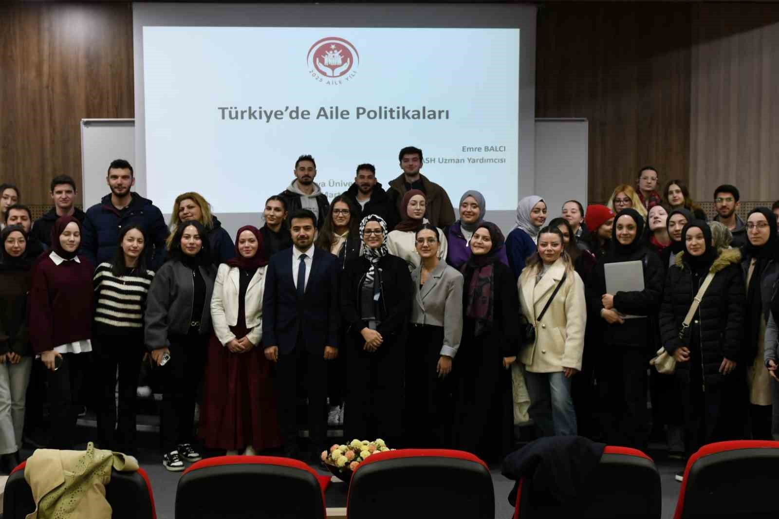 Türkiye’nin aile politikaları SAÜ’de konuşuldu