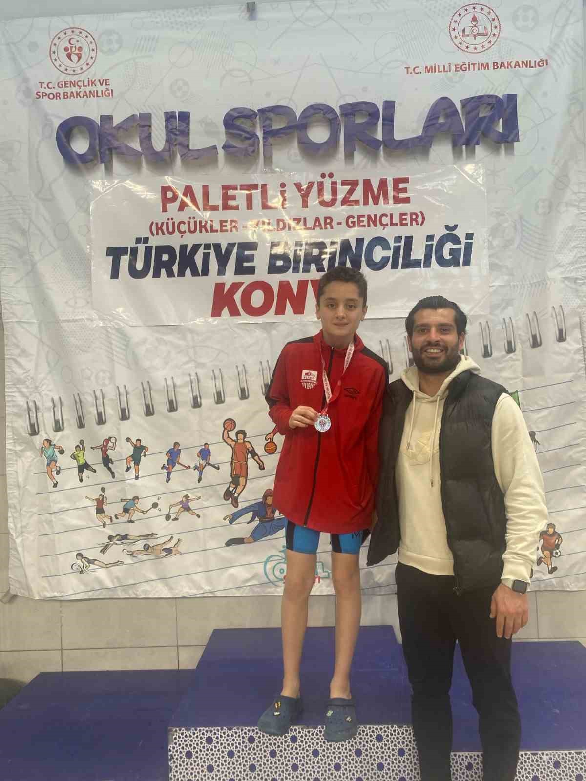 Elazığ’da yüzme sporcusu Alp Eren Güler, Türkiye 2’ncisi oldu
