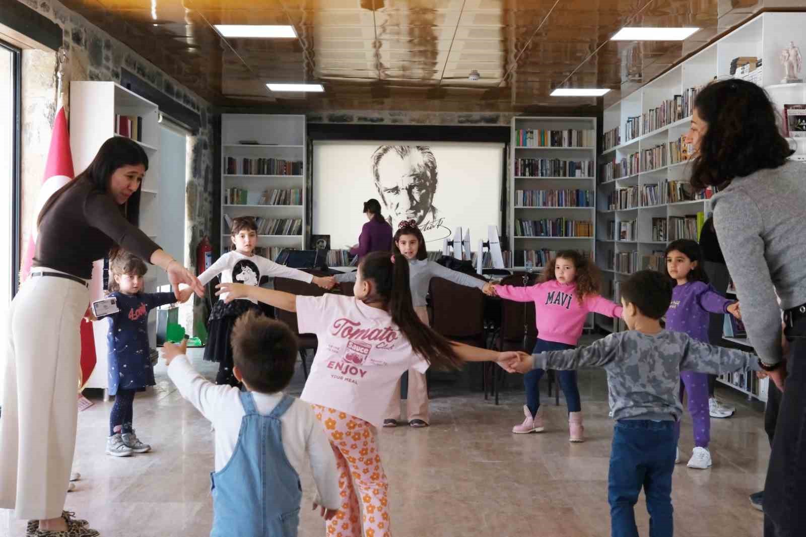 Belediyenin çocuk atölyelerinde eğlenceli etkinlikler