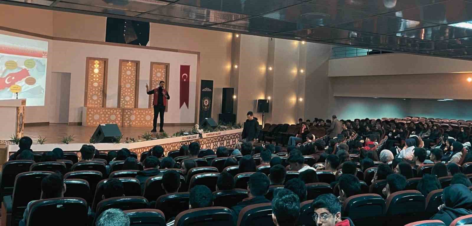 ‘Gençlik ve güvenli gelecek’ projesi kapsamında yapılan bilgilendirme seminerlerine devam ediliyor