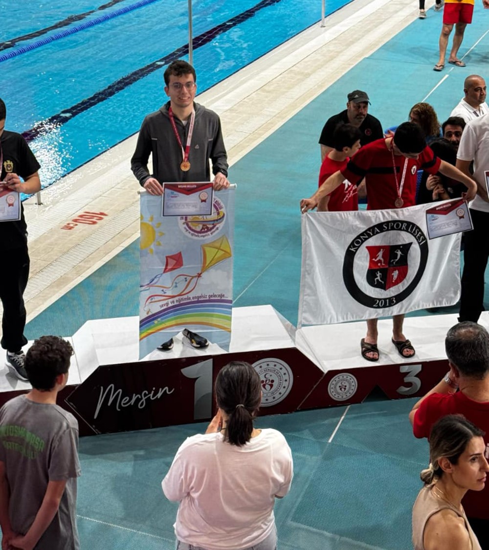 Sakaryalı yüzücüden gururlandıran başarı
