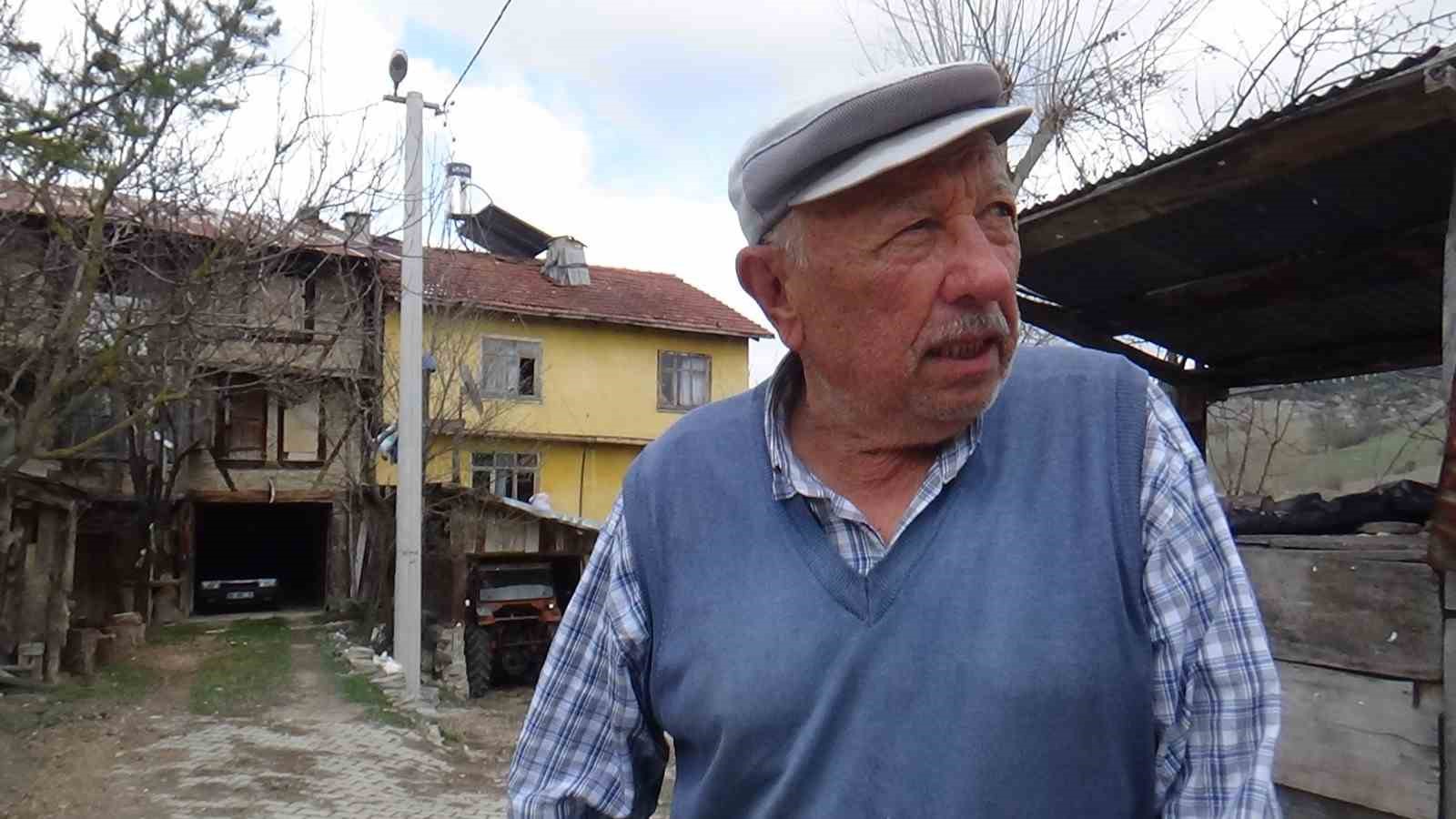 Yangın söndürmeye gelen itfaiyeciyle ilginç diyalog: "Su atmayın evin içi su dolar"
