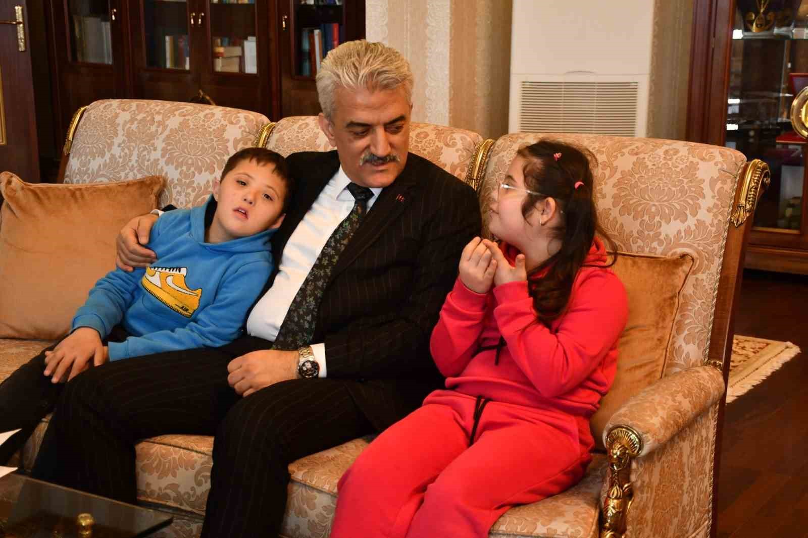 Özel öğrencilerden Vali Makas’a duygulandıran mektup
