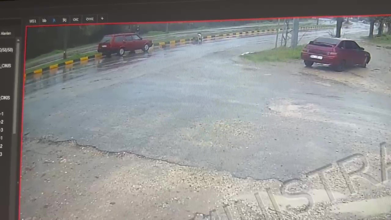 Otomobilin öğretmene çarpma anı güvenlik kamerasında