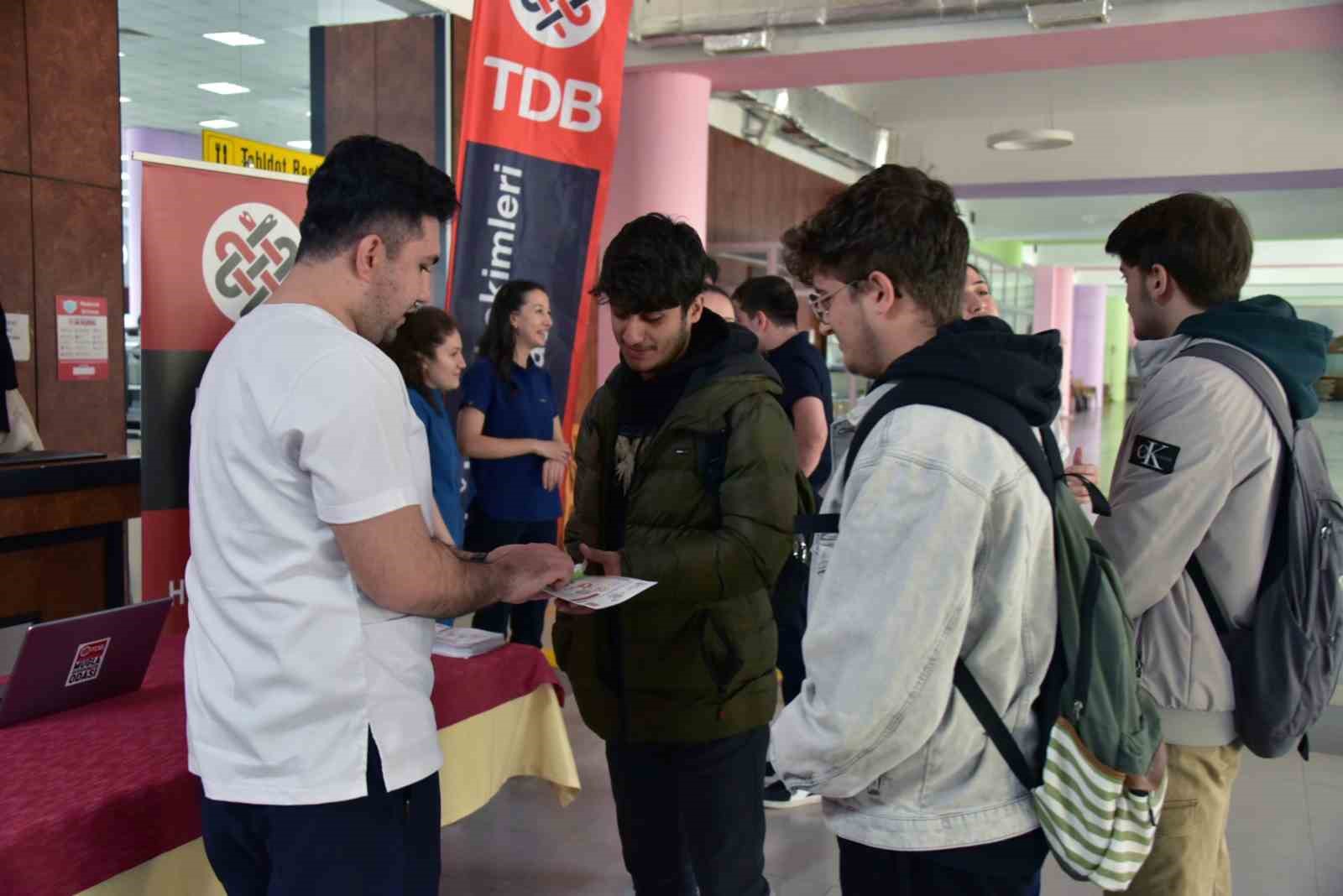 MSKÜ’de ‘Ağız Sağlığı Günü’nde diş fırçası ve macun dağıtıldı
