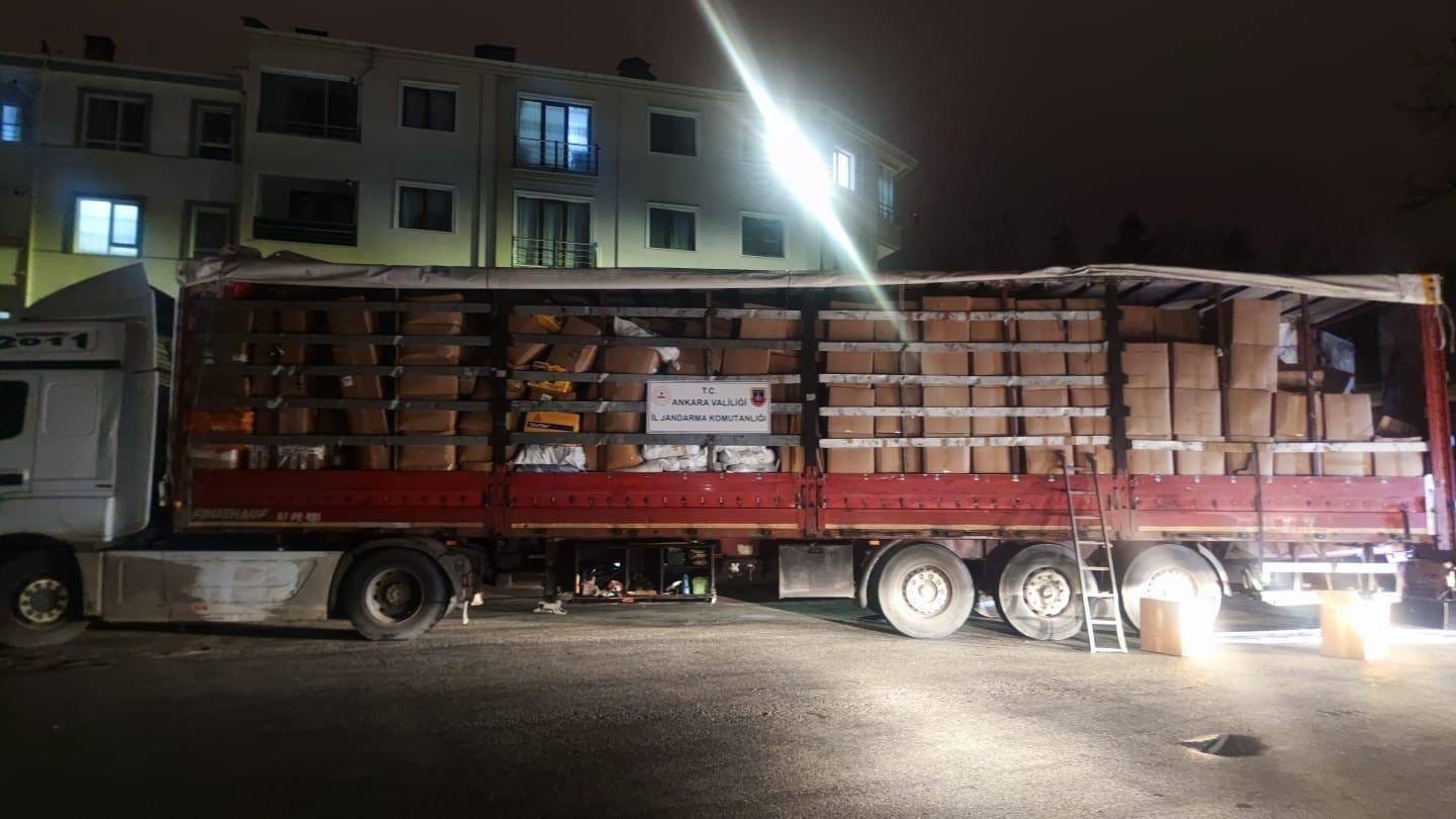 Ankara’da 6 milyon 876 bin Türk Lirası değerinde kaçak ürün ele geçirildi