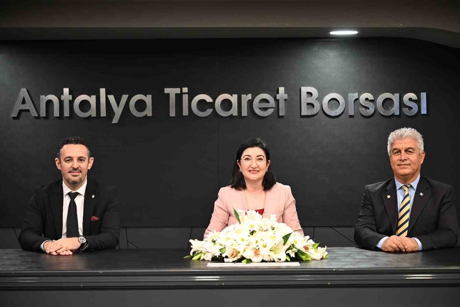 Antalya’da su tüketimi ve tasarrufu masaya yatırıldı