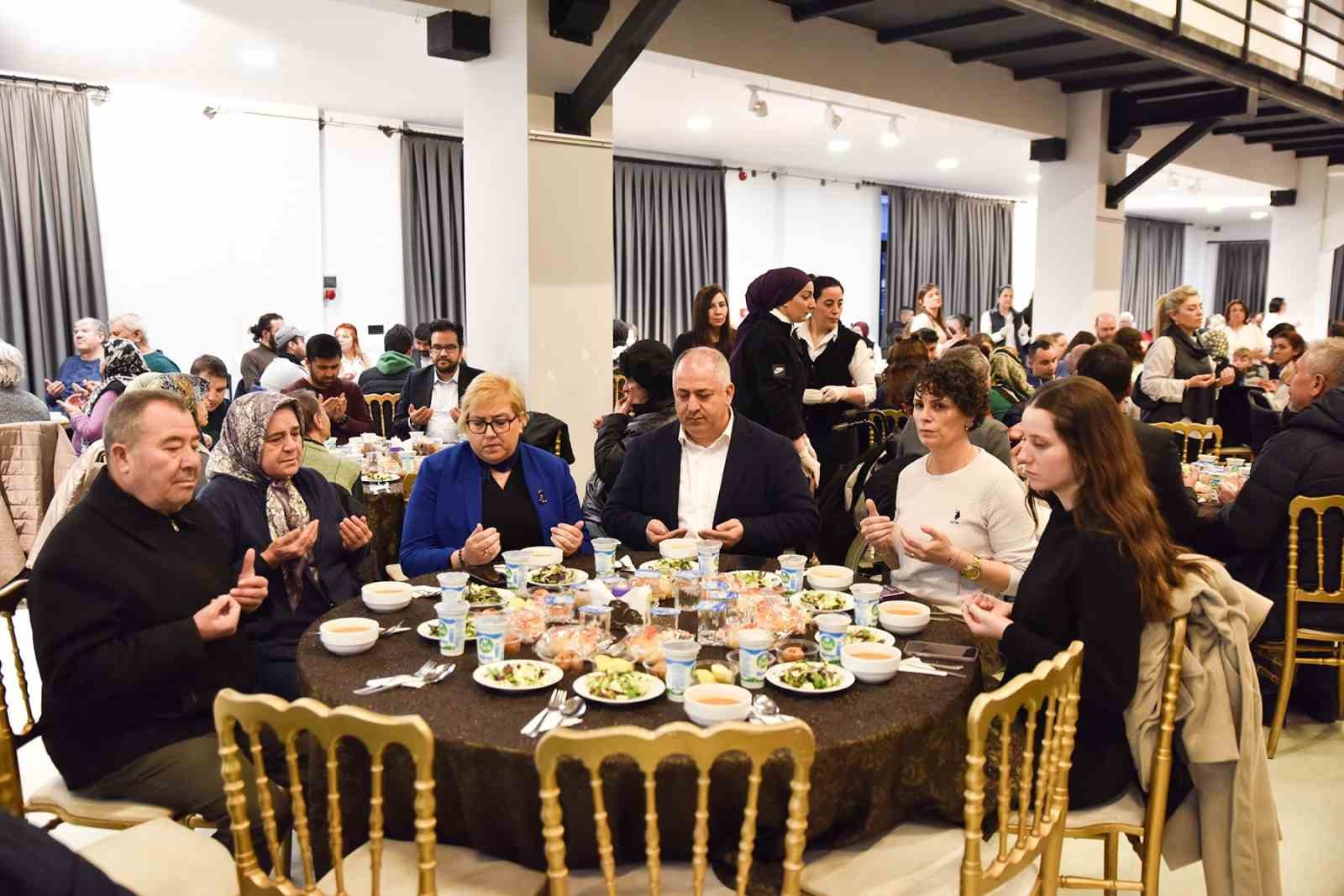 Engelli bireyler ve aileleri iftar sofrasında buluştu
