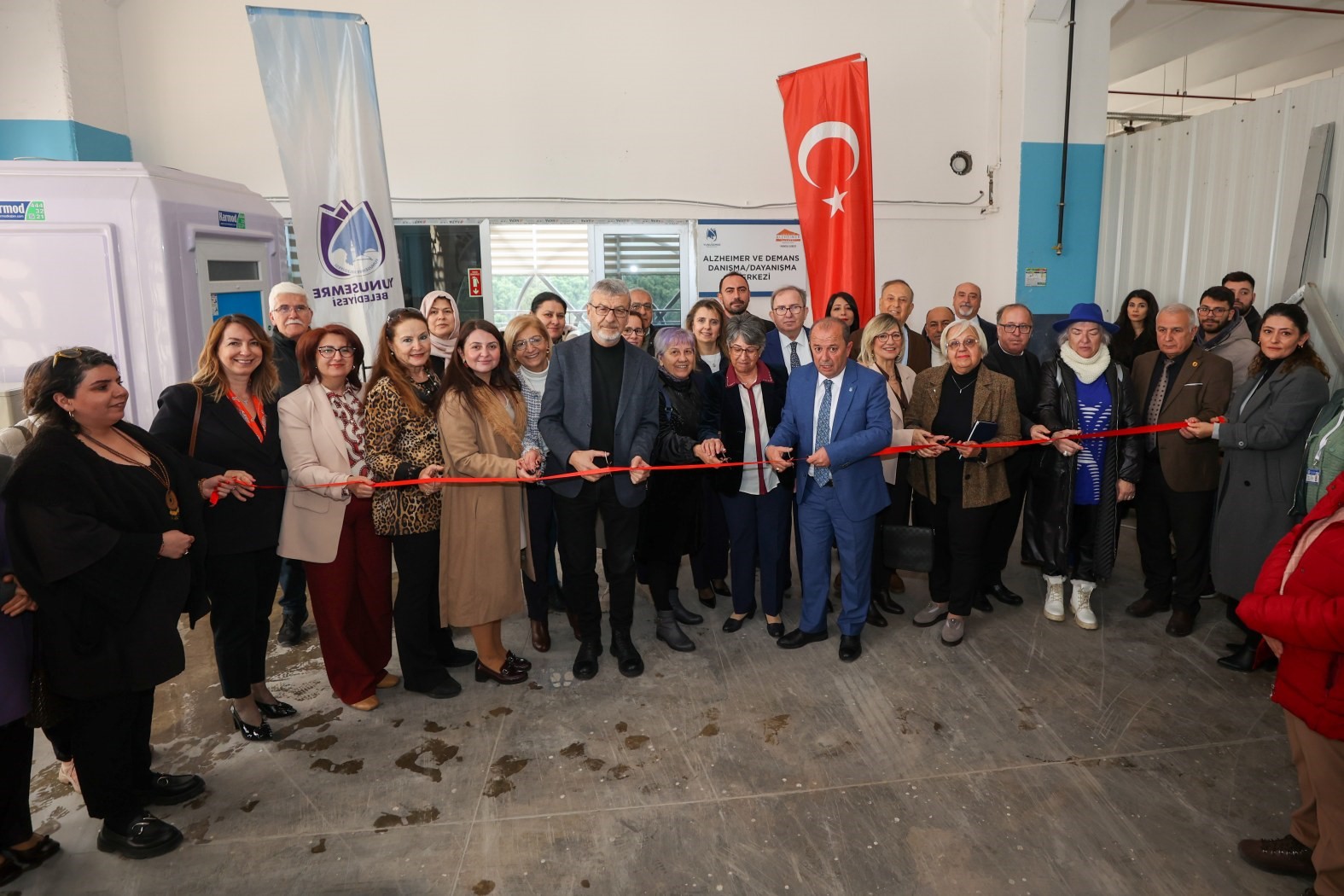 Yunusemre’de Alzheimer ve Demans Merkezi açıldı