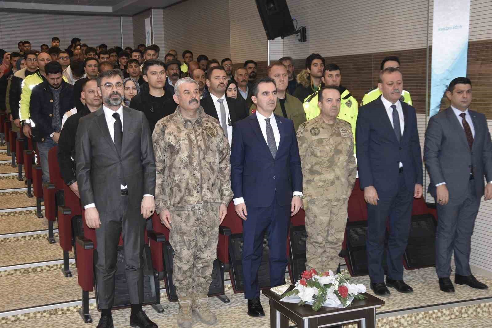 Bitlis&rsquo;te motosiklet s&uuml;r&uuml;c&uuml;lerine g&uuml;venli s&uuml;r&uuml;ş semineri d&uuml;zenlendi
