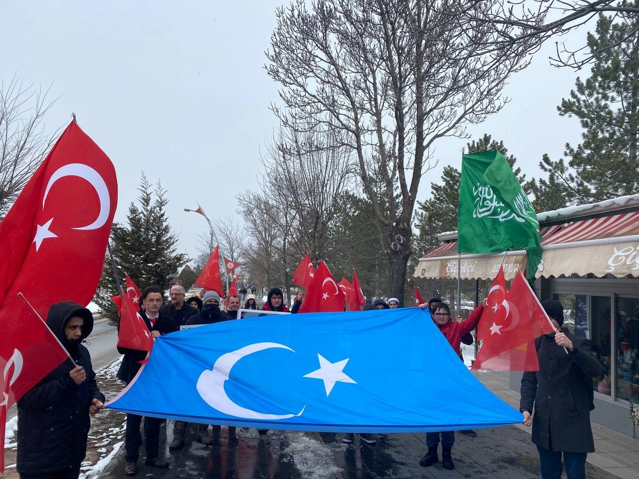 Üniversite öğrencilerinden, Doğu Türkistan’a destek yürüyüşü