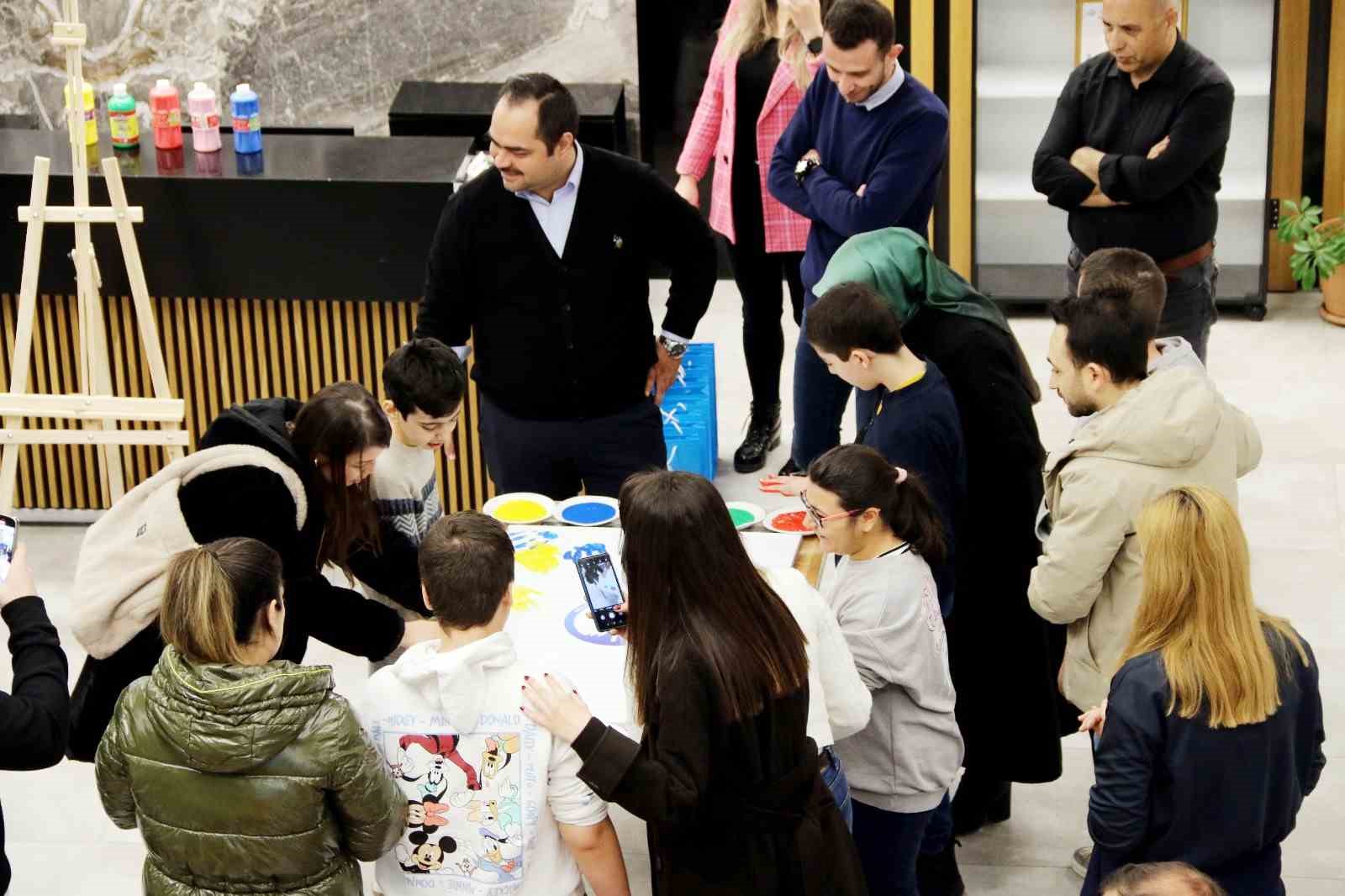 K&uuml;tahya OSB&rsquo;den otizm farkındalığına renkli dokunuş
